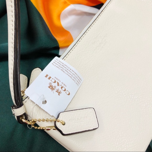 NEW Authentic Coach Soft Leather Large Wristlet - Picture 3 of 12